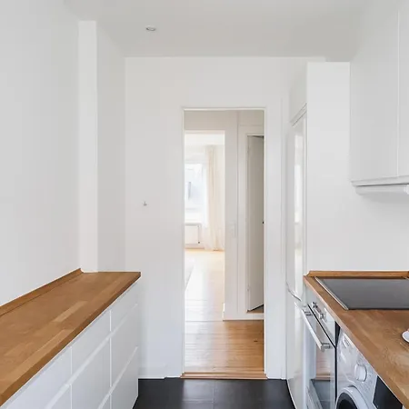 Apartmán Refurbished 1-br Close To Airport - 262 *
