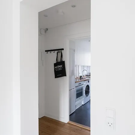 Refurbished 1-br Close To Airport - 262